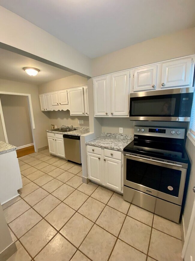 Photo - 3 bed, 1 bath in Colonial Acres near Quince and Colonial