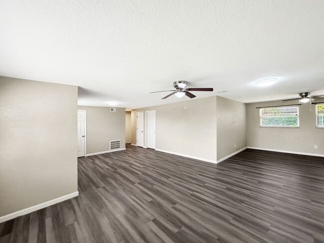 Photo - 122 Drew Ave