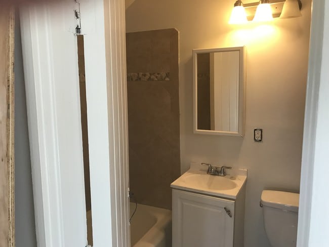 Bathroom - 2324 Lake Shore Ave