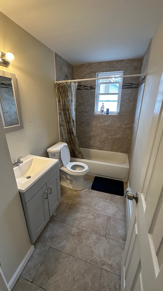 Photo - 17 Dorchester Rd Unidad Room 1