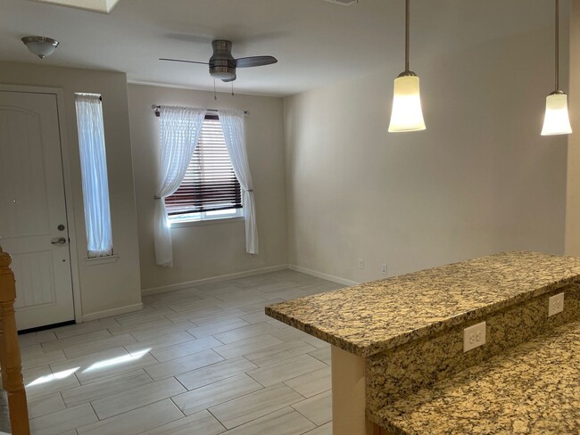 Photo - Townhome short drive to freeway. 3 bedroom 2 1/2 baths