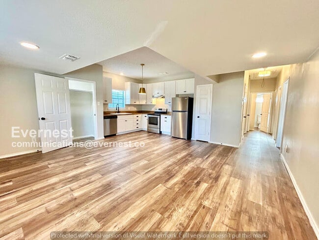 Photo - 415 W Light St