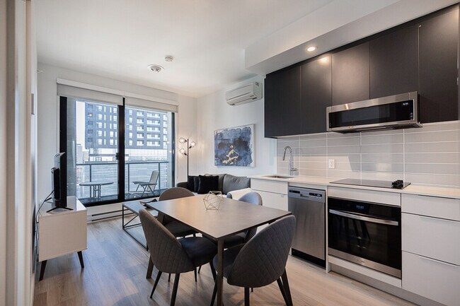 Photo - 665 Rue Versailles Unit ID1261817P