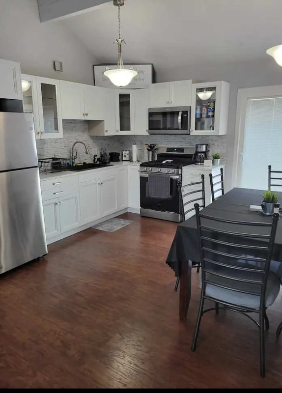 Photo - 4005 Hedges Ave