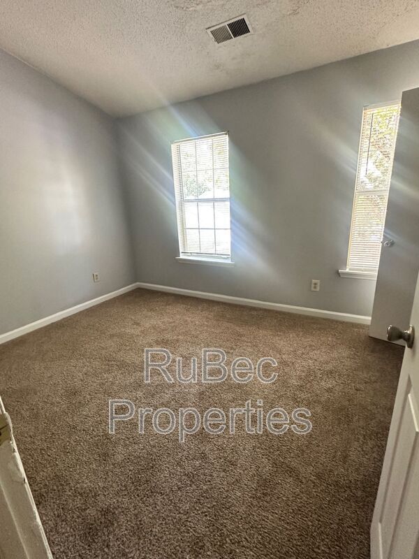 Photo - 6303 Windsor Gate Ln