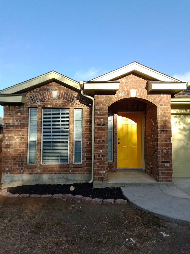 3bdrm/2bath 2 car Garage - 3bdrm/2bath 2 car Garage Casa