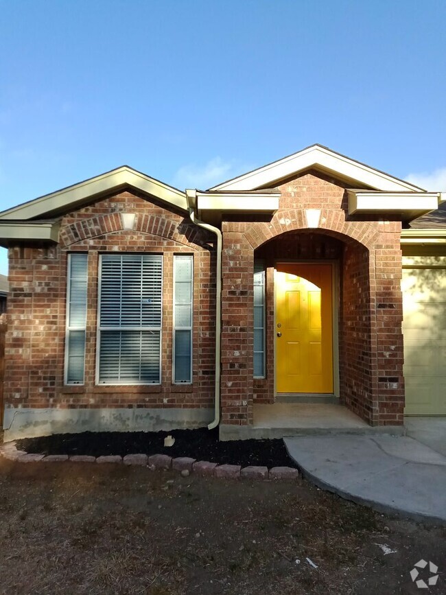 Building Photo - 3bdrm/2bath 2 car Garage Rental