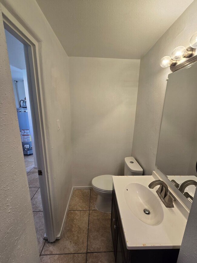 Photo - 4811 Comanche Rd NE