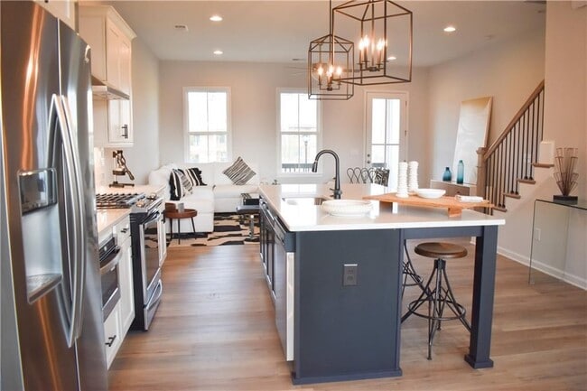 Photo - 140 Harlow Cir