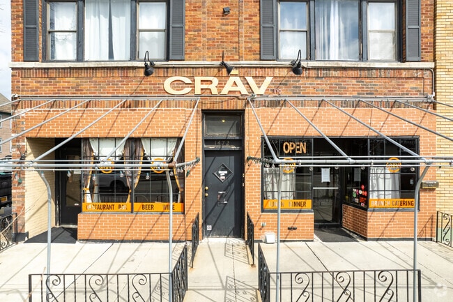 Center Facing Entrance - 1472 Hertel Ave