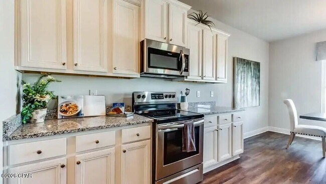 Photo - 220 Bridge Harbor Dr