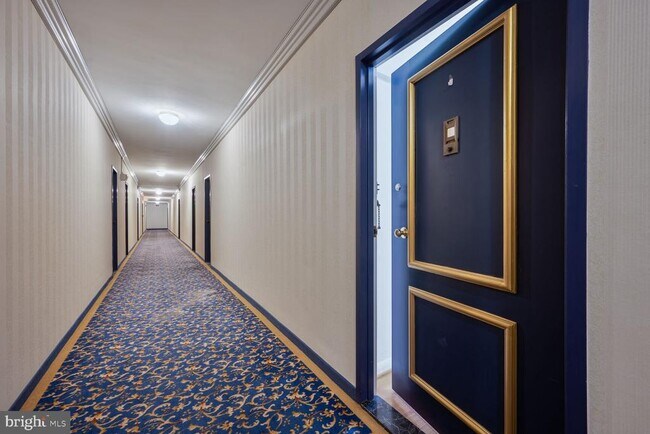 Photo - 4201 Cathedral Ave NW Unidad 303E