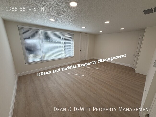 Photo - 1988 58th St N