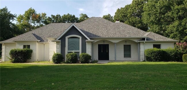 Building Photo - 55 Stonehenge Dr Rental