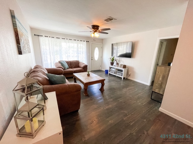 Photo - 4311 42nd St