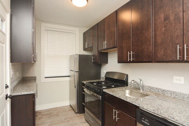 Photo - 721 W Brompton Ave Unit K00J