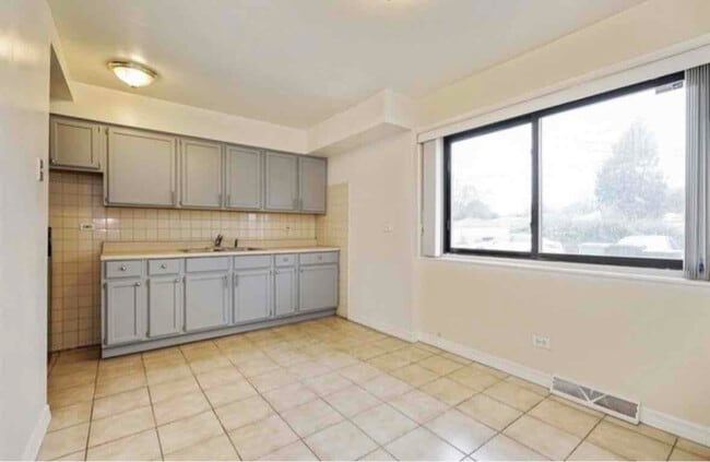 Photo - 2258 E 103rd St