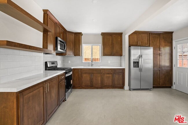 Photo - 7806 Wellsford Ave
