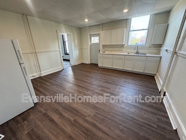 Photo - 3036 W Maryland St