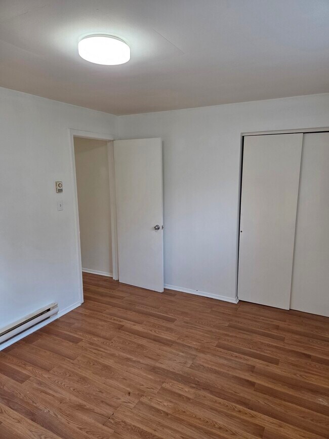 Photo - 37 Moira St E Unit 104