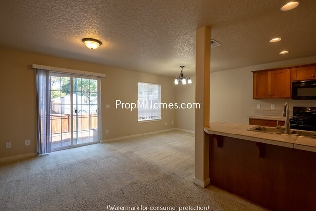 Photo - Three Bedroom Townhome in Great Canby Neighborhood!