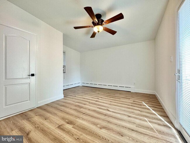 Photo - 212 E Moreland Ave House