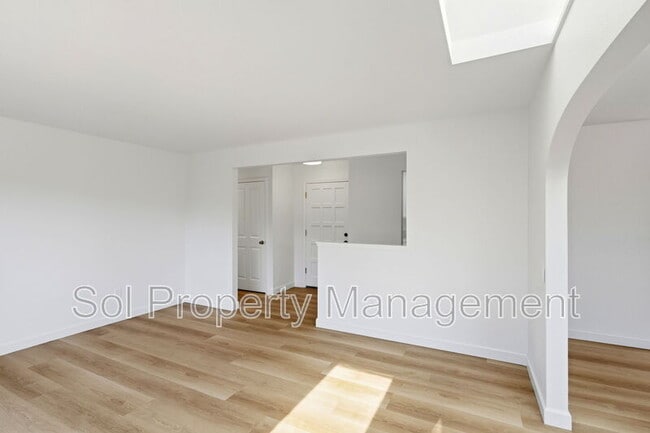 Photo - 905 Pellegrini St
