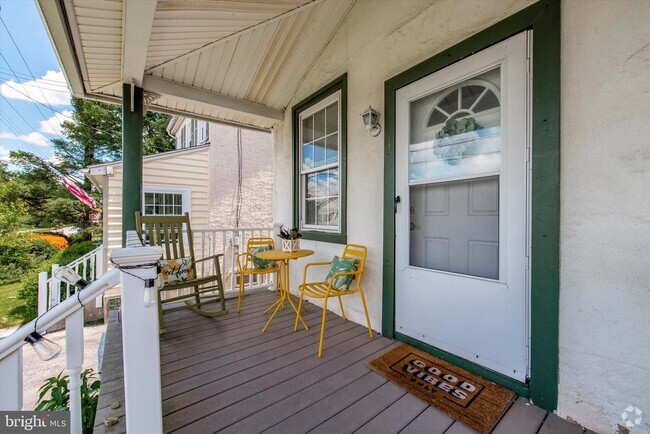 Building Photo - 20 S Village Ave Unit 1 Rental