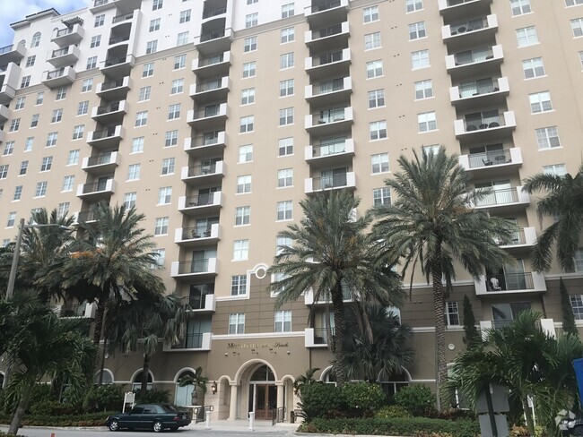Building Photo - 616 Clearwater Park Rd Unit Lp1 Rental