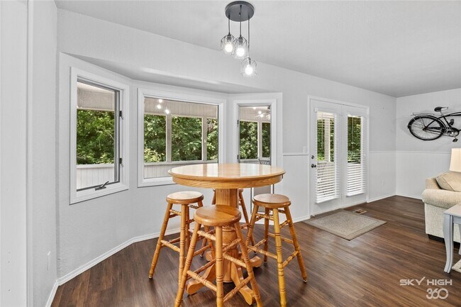 Photo - 13 Yarmouth Dr