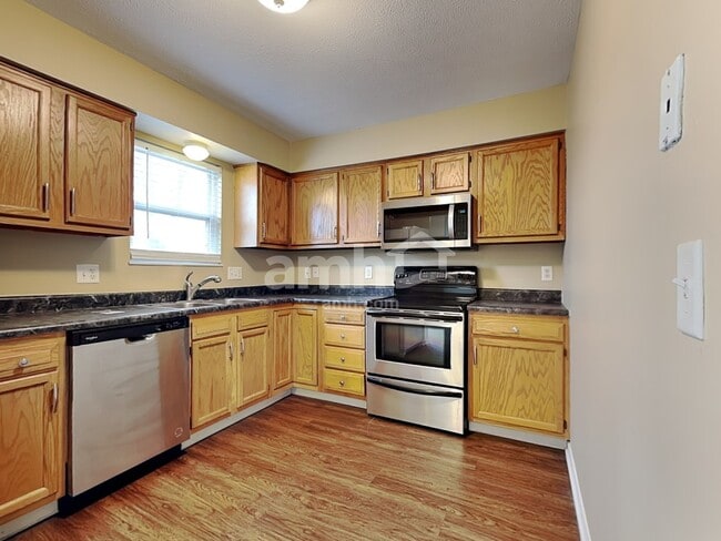 Photo - 2025 Apple Knoll Ln
