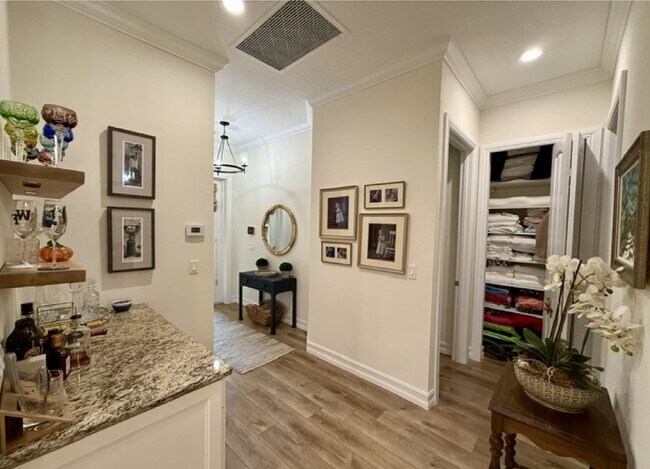 Photo - 2025 Bridgepointe Cir