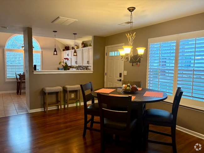 Building Photo - 9947 Reindeer Way Ln Rental