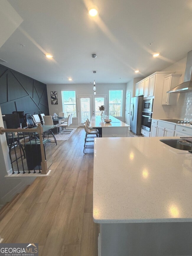 Photo - 205 Wallace St