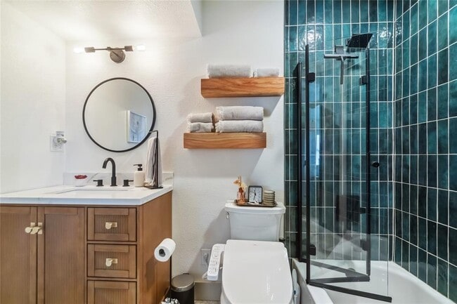 Photo - 1313 E 52nd St Unidad 101