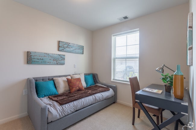 2BD 1BA 825 sq. ft.