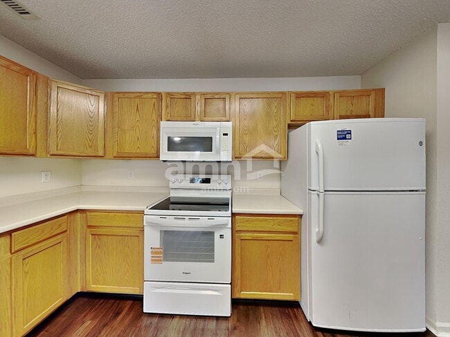 Photo - 10167 Hatherley Way