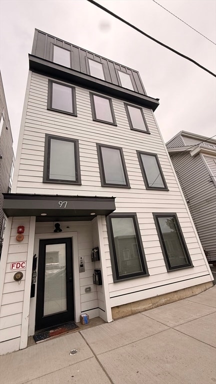 Building Photo - 97 Condor St Unit 2