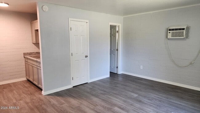 Photo - 2645 W Morten Ave Unit 5