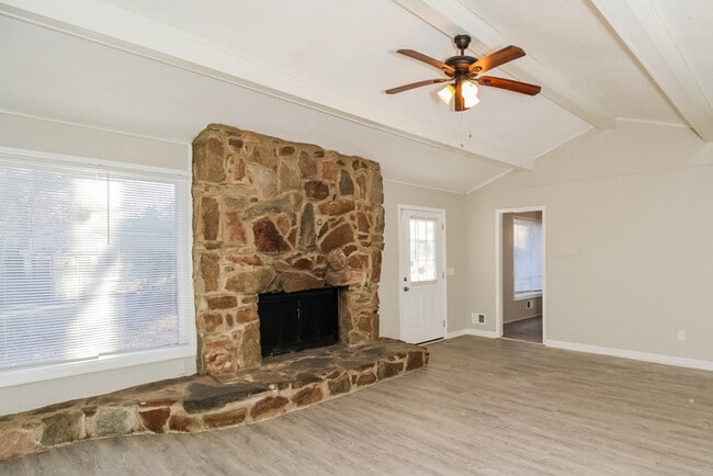 Photo - 2824 Knightbridge Rd