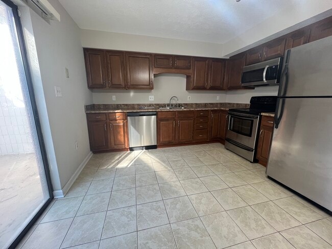 Photo - 500 Winchester Ave Unit B2