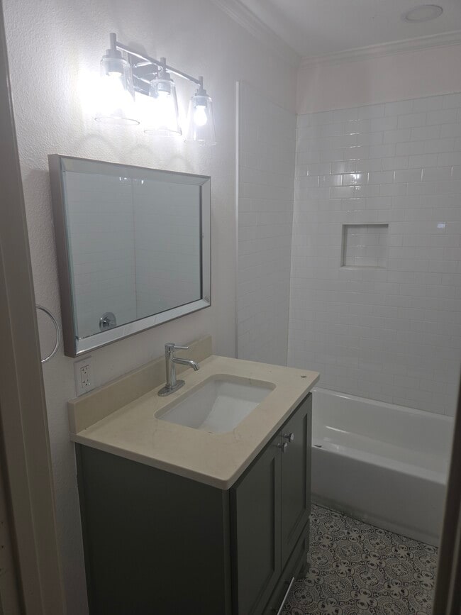 Photo - 415 N 23rd St