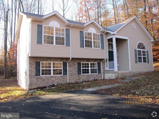 Building Photo - 6194 Dawes Dr Rental
