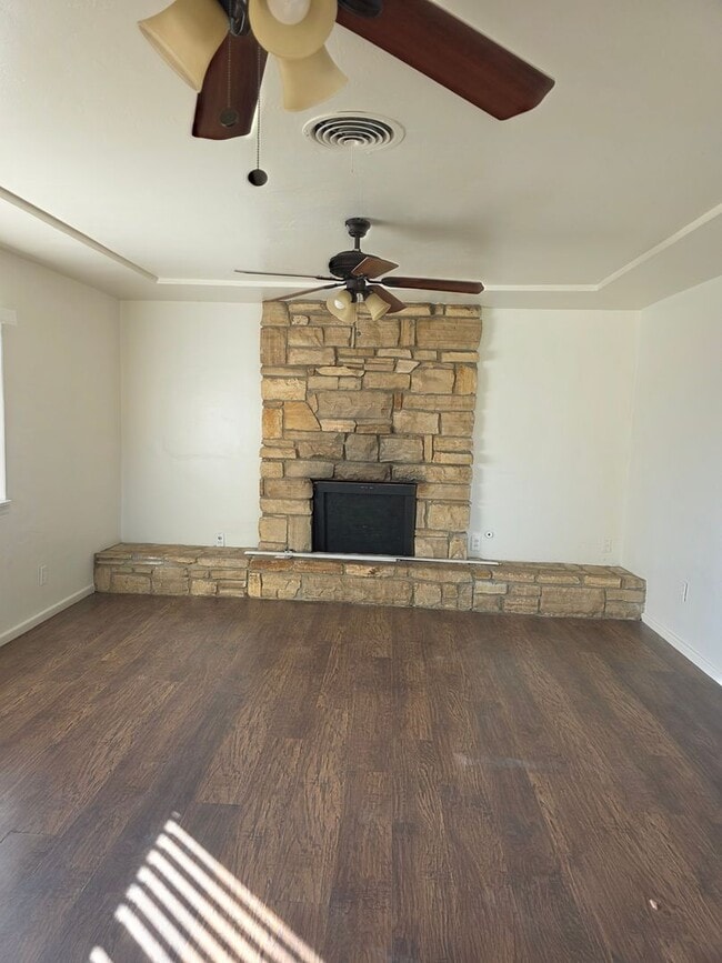 Photo - 230- 3988p -6210 & 6212 Wright Ave. - AS Unit 6212