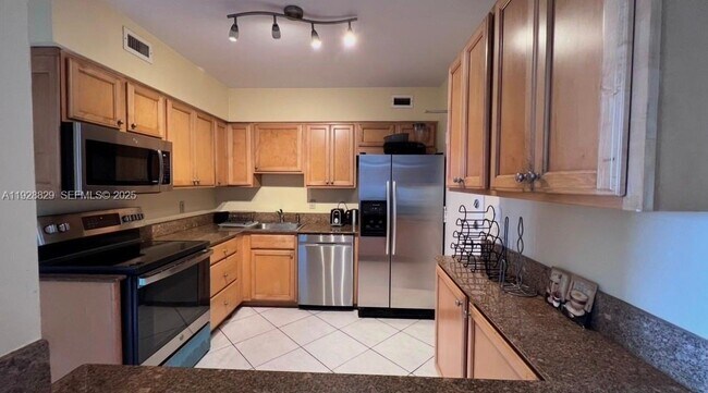 Photo - 5161 Collins Ave Unit 1701