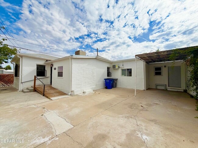 Photo - 418 S Estrella St