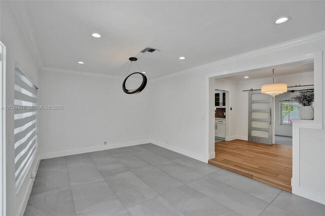 Photo - 213 NE 43rd St