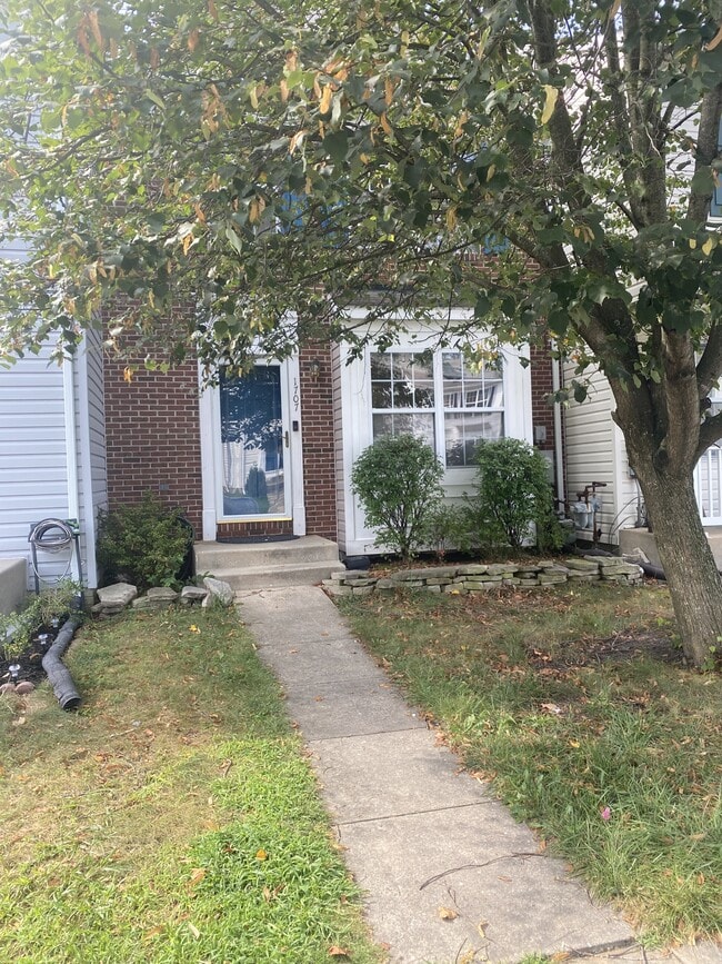 Building Photo - 1707 Carriage Cir Rental