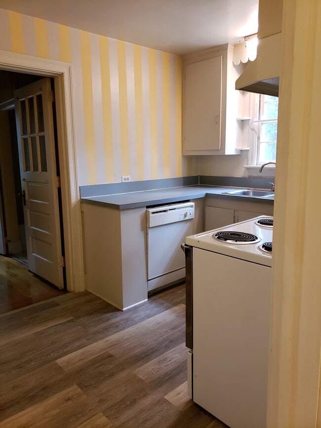 Building Photo - 114 Howard Dr Unit Apartment #1