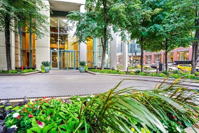 Photo - 345 N LaSalle St Unit 2610